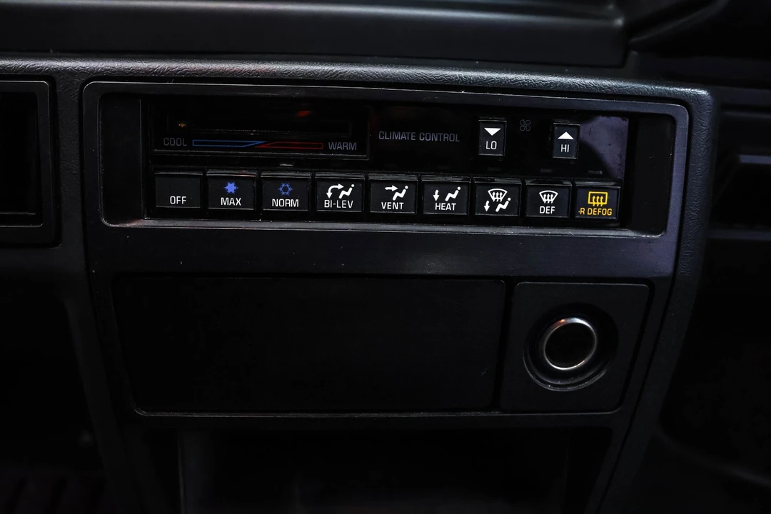 1994 Oldsmobile Cutlass Supreme - Image 11 of 28