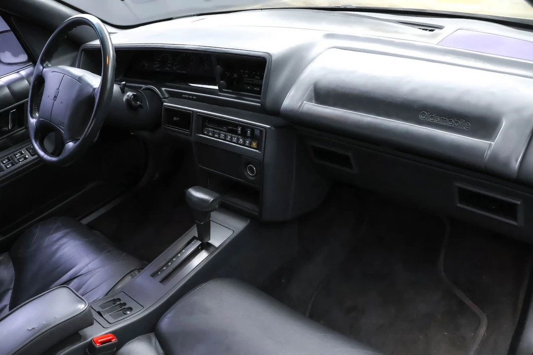 1994 Oldsmobile Cutlass Supreme - Image 21 of 28