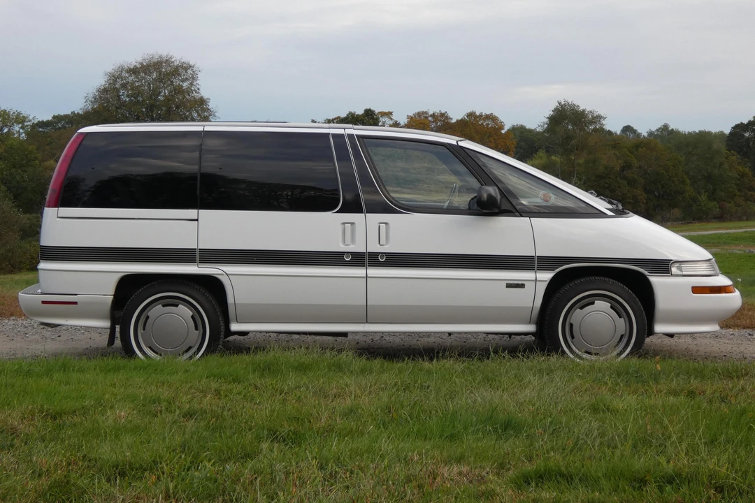 1994 Oldsmobile Silhouette - Image 3 of 31