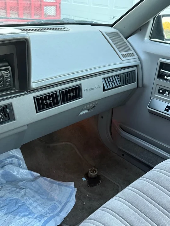 1994 Oldsmobile Cutlass Ciera - Image 11 of 14