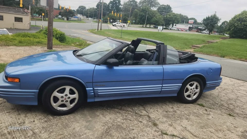1994 Oldsmobile Cutlass Supreme - Image 11 of 16