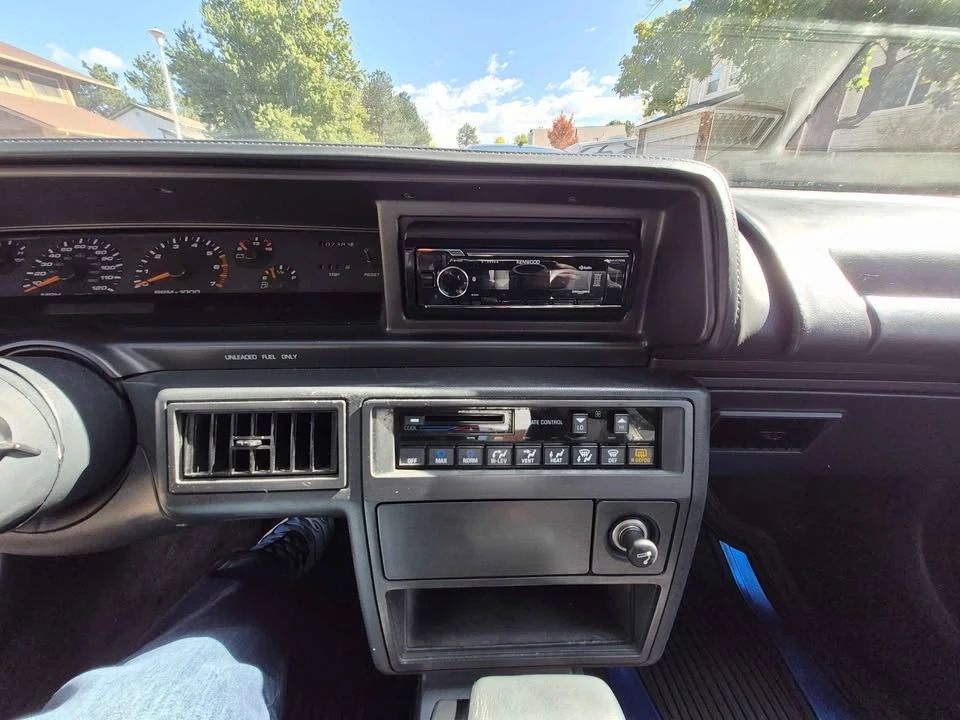 1994 Oldsmobile Cutlass Supreme - Image 9 of 11
