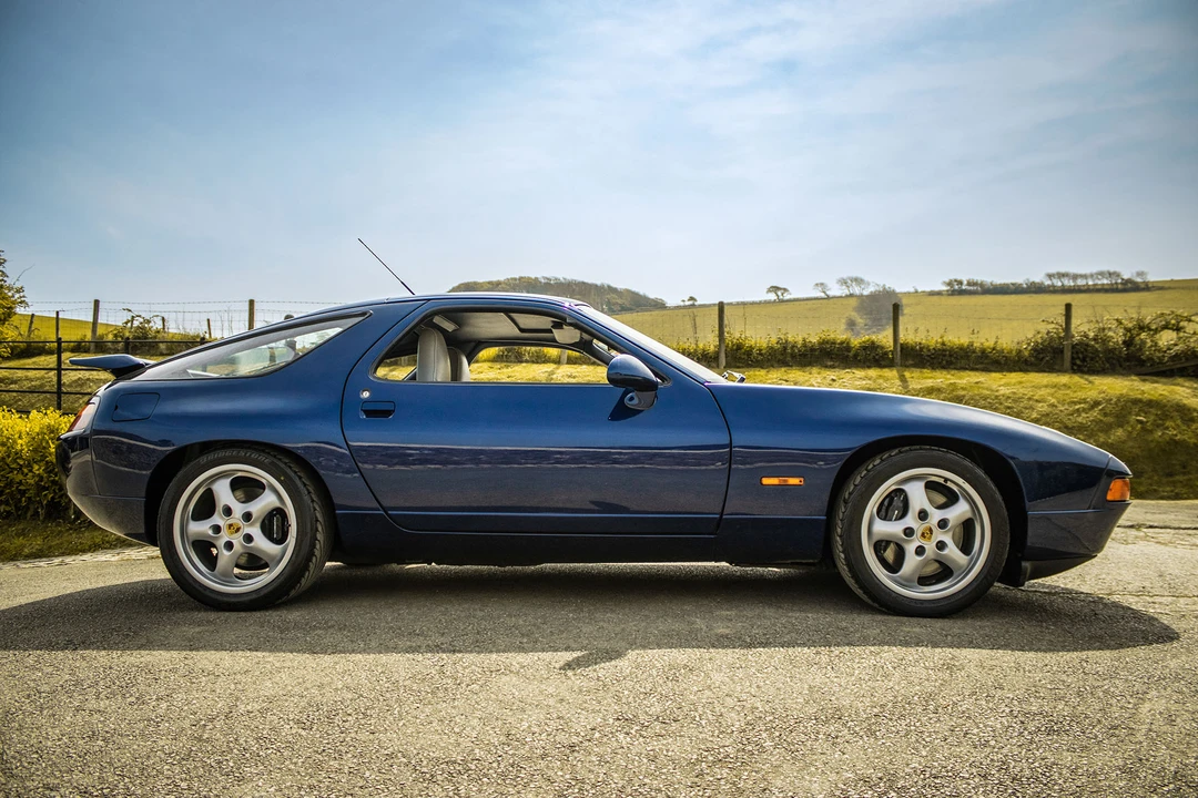1994 Porsche 928 GTS - Image 9 of 31