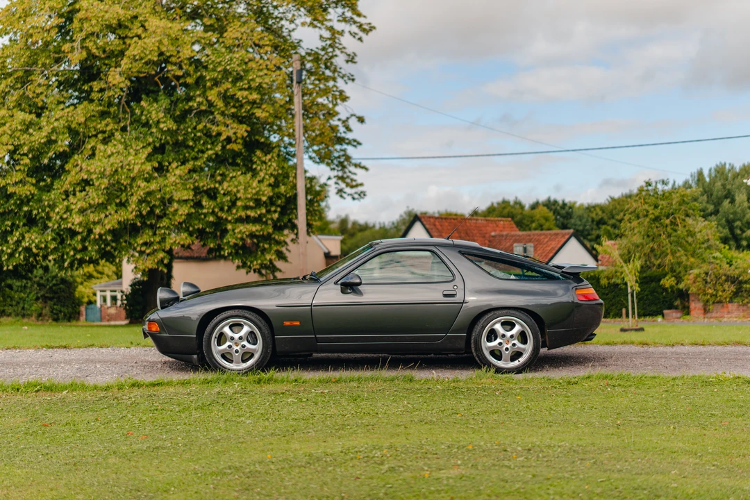 1994 Porsche 928 GTS - Image 9 of 31