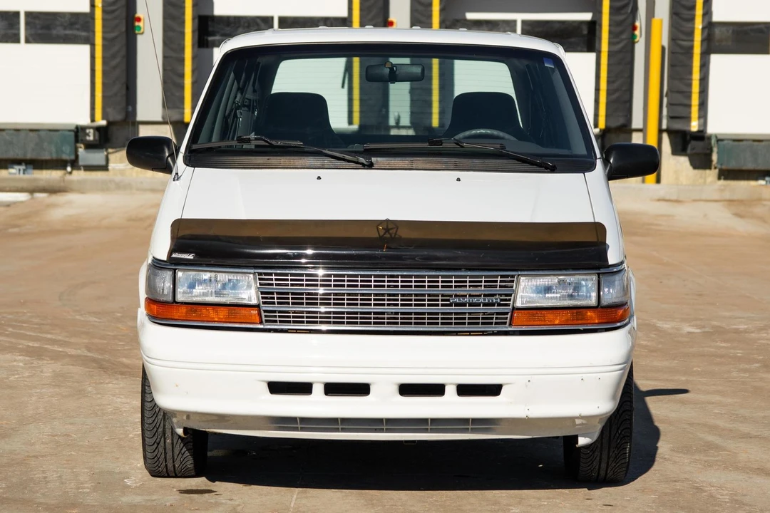 1994 Plymouth Voyager & Grand Voyager - Image 2 of 31
