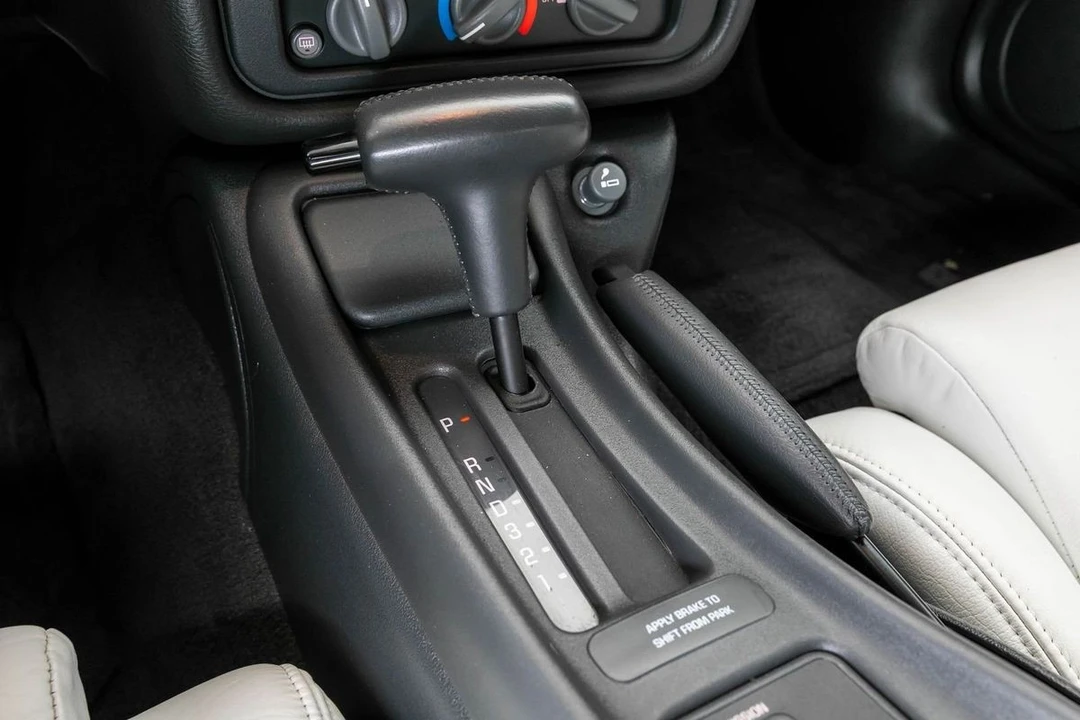 1994 Pontiac - Image 29 of 31