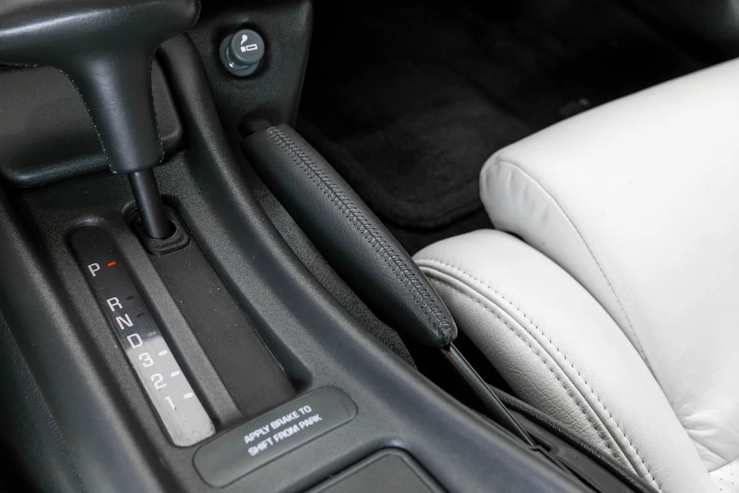 1994 Pontiac - Image 30 of 31