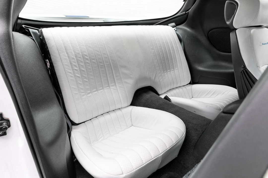 1994 Pontiac - Image 16 of 31