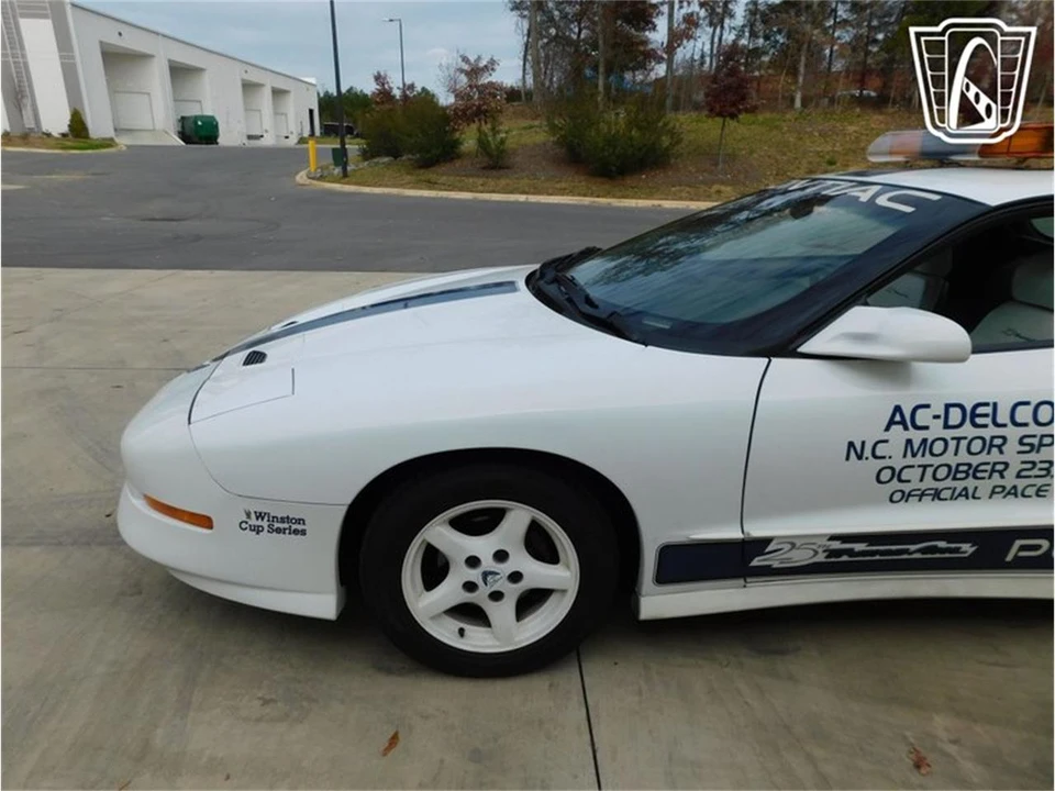 1994 Pontiac Firebird 4th Gen - Image 11 of 31