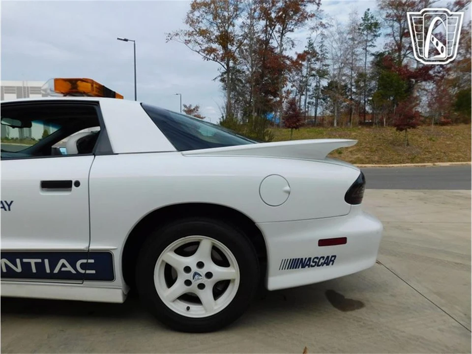 1994 Pontiac Firebird 4th Gen - Image 16 of 31