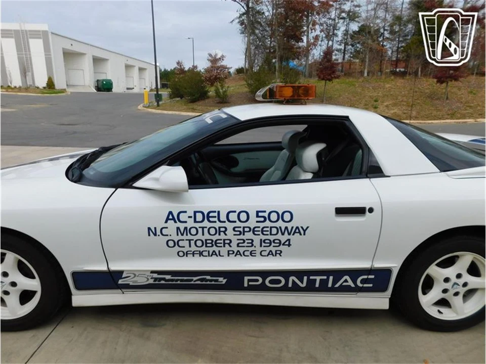 1994 Pontiac Firebird 4th Gen - Image 14 of 31