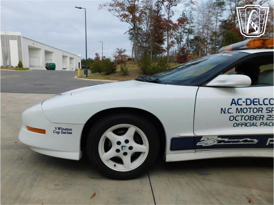 1994 Pontiac Firebird 4th Gen - Image 10 of 31