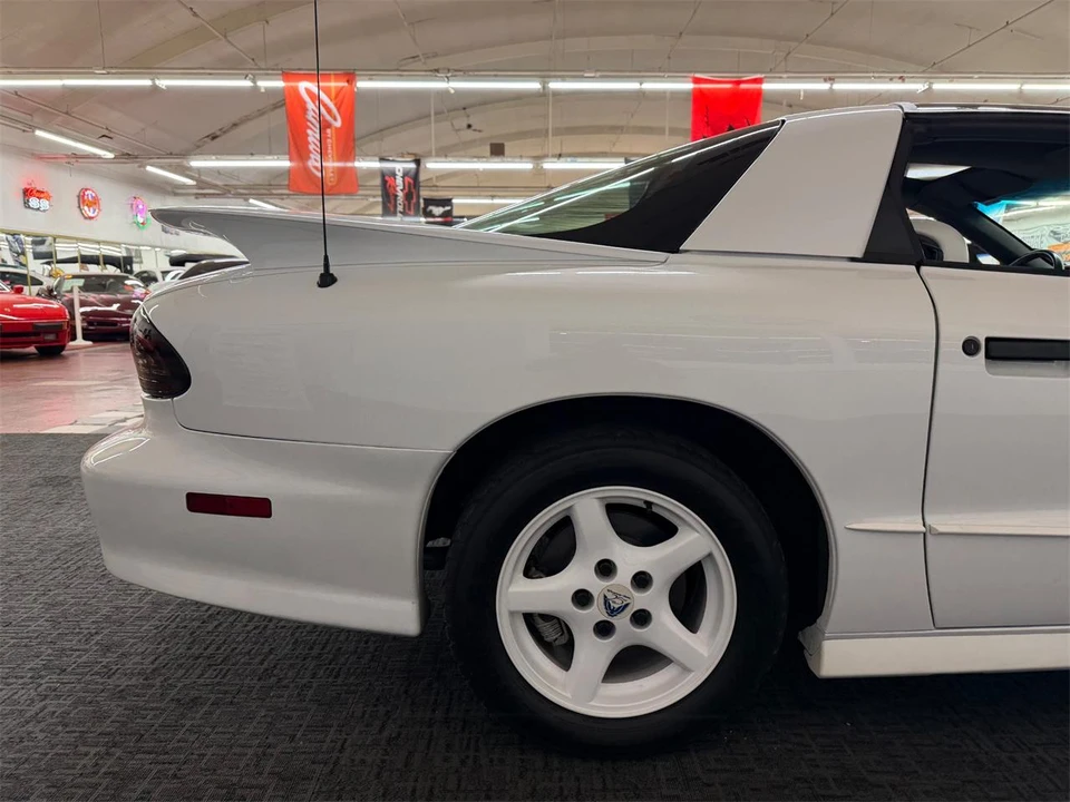 1994 Pontiac Firebird 4th Gen - Image 27 of 31