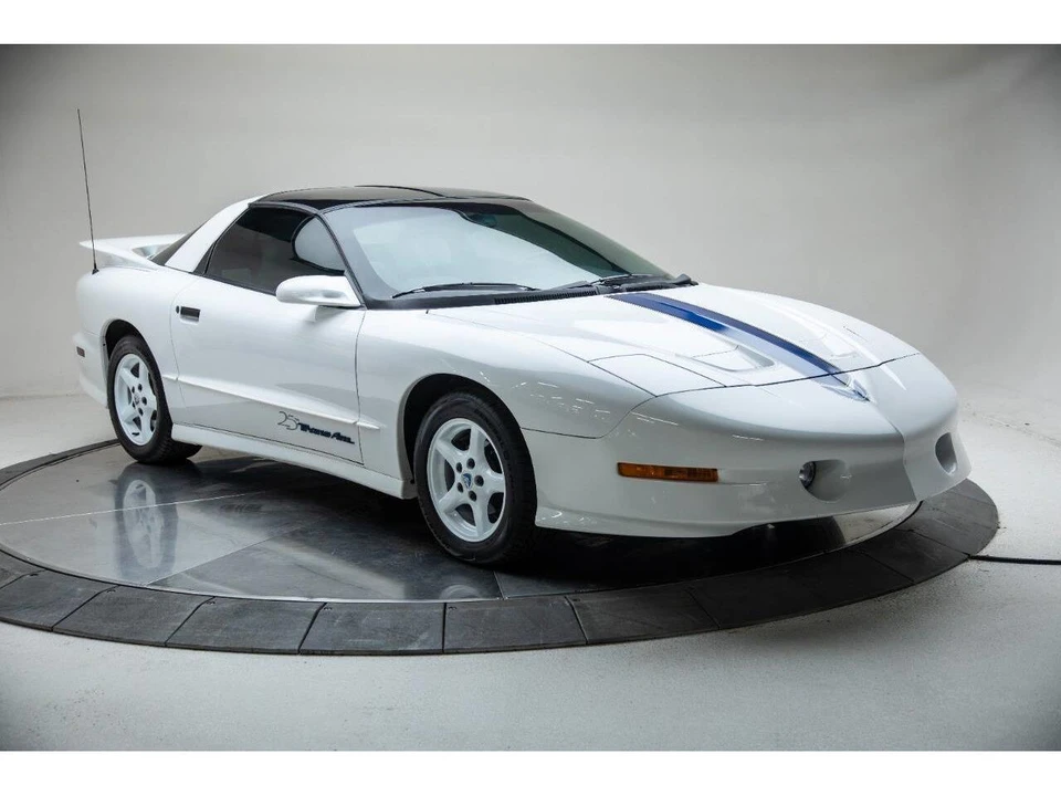 1994 Pontiac Firebird 4th Gen - Image 13 of 31