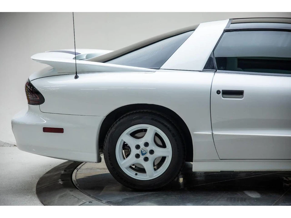1994 Pontiac Firebird 4th Gen - Image 10 of 31