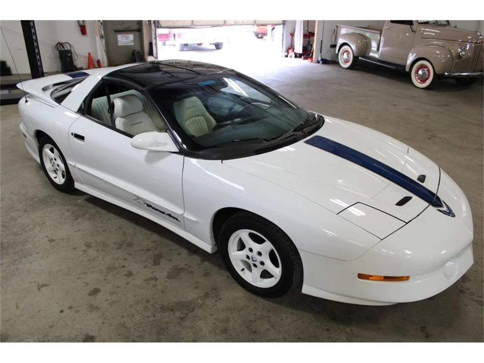 1994 Pontiac Firebird 4th Gen - Image 16 of 31