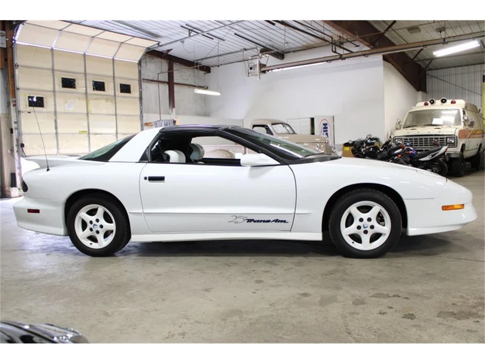 1994 Pontiac Firebird 4th Gen - Image 7 of 31