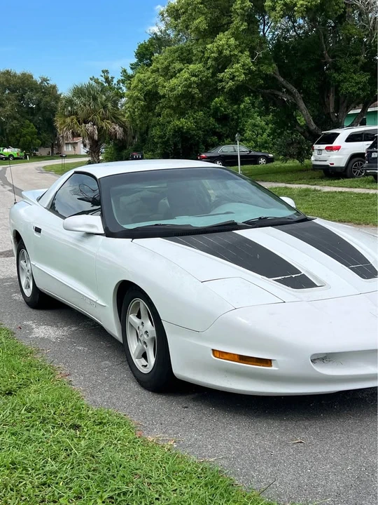 1994 Pontiac Firebird 4th Gen - Image 2 of 15