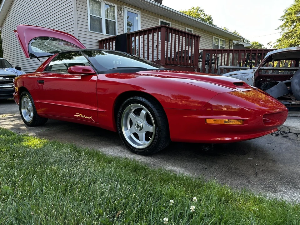 1994 Pontiac Firebird Formula 4th Gen - Image 16 of 25