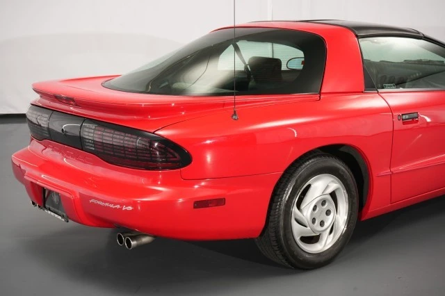 1994 Pontiac Firebird Formula 4th Gen - Image 25 of 31