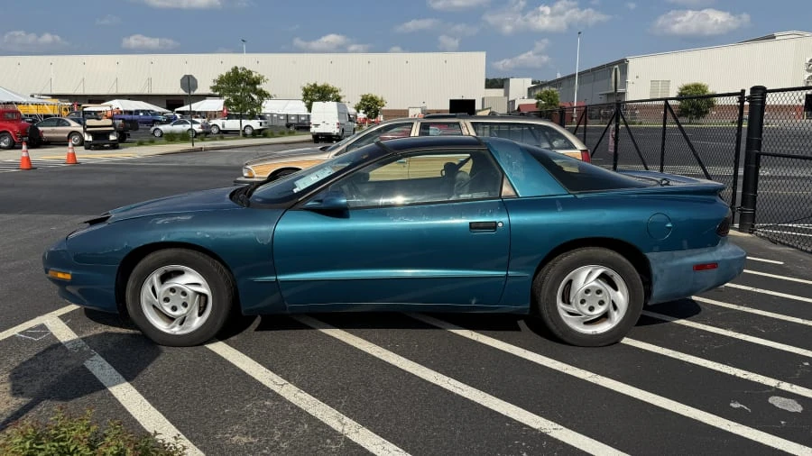 1994 Pontiac Firebird 4th Gen - Image 2 of 10