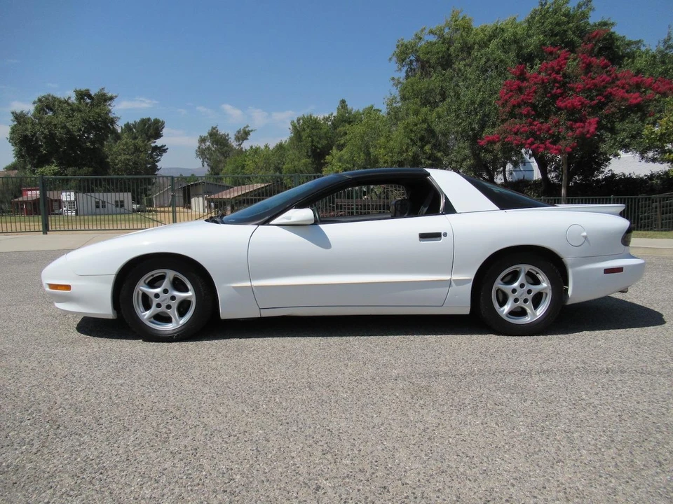 1994 Pontiac Firebird Formula 4th Gen - Image 2 of 22