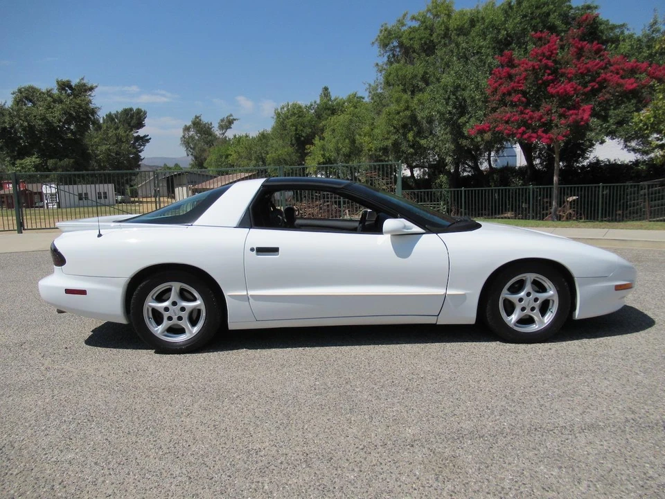 1994 Pontiac Firebird Formula 4th Gen - Image 6 of 22