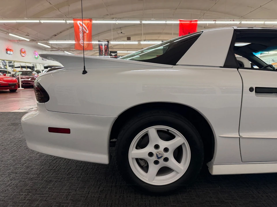 1994 Pontiac Firebird Trans Am 4th Gen - Image 28 of 31