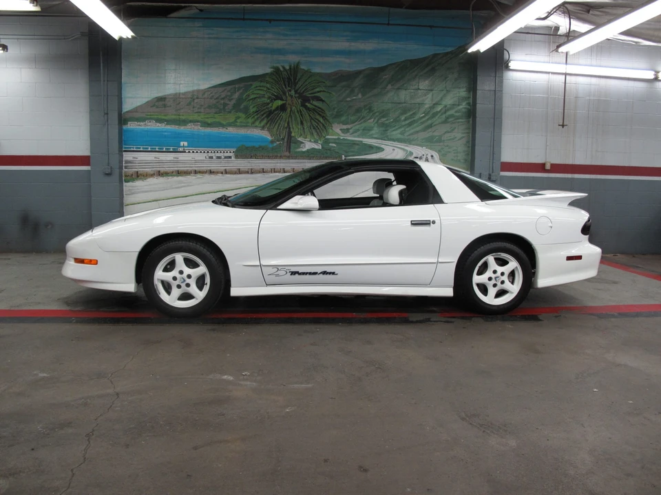 1994 Pontiac Firebird Trans Am 4th Gen - Image 2 of 31