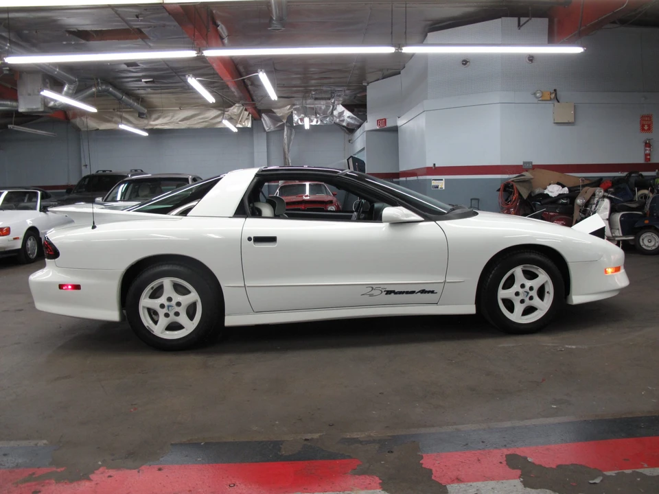 1994 Pontiac Firebird Trans Am 4th Gen - Image 12 of 31