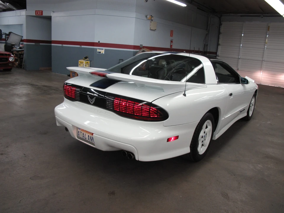 1994 Pontiac Firebird Trans Am 4th Gen - Image 15 of 31