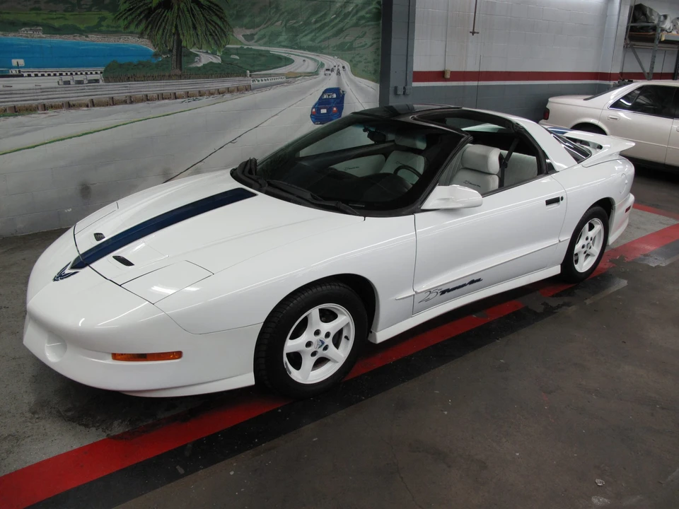 1994 Pontiac Firebird Trans Am 4th Gen - Image 3 of 31