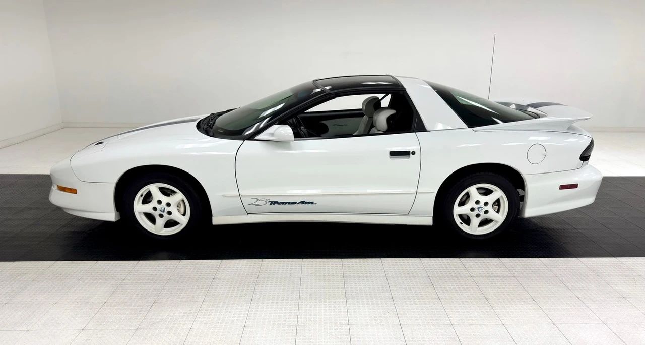 1994 Pontiac Firebird Trans Am 4th Gen - Image 2 of 12