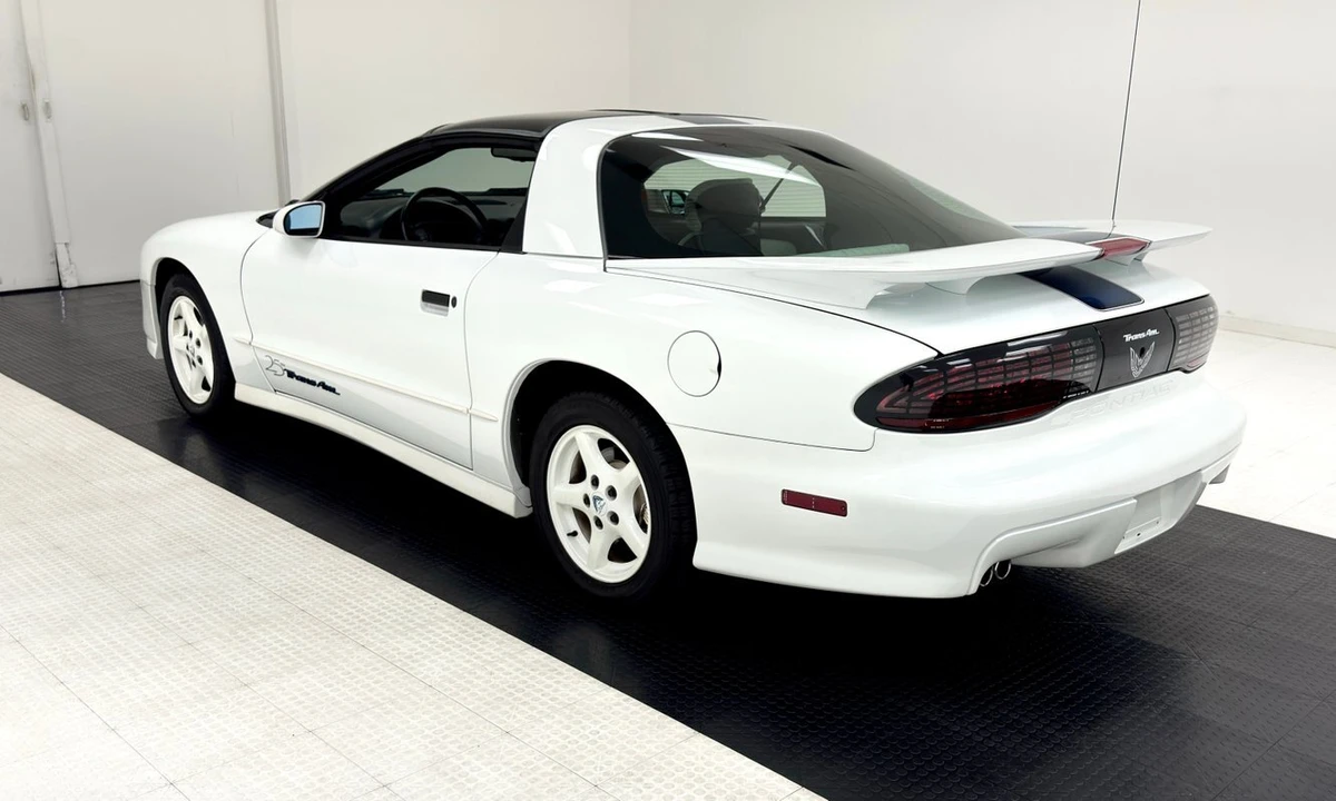 1994 Pontiac Firebird Trans Am 4th Gen - Image 4 of 12