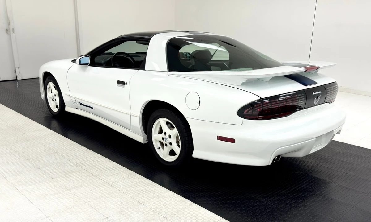 1994 Pontiac Firebird Trans Am 4th Gen - Image 4 of 12