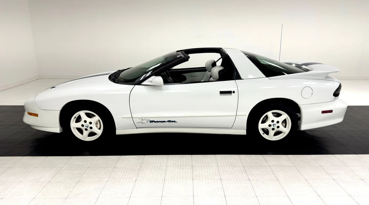 1994 Pontiac Firebird Trans Am 4th Gen - Image 3 of 12