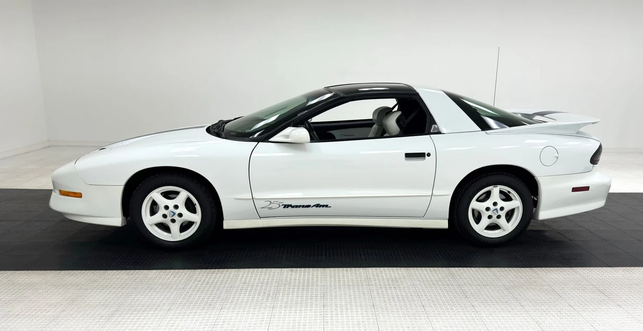1994 Pontiac Firebird Trans Am 4th Gen - Image 2 of 12