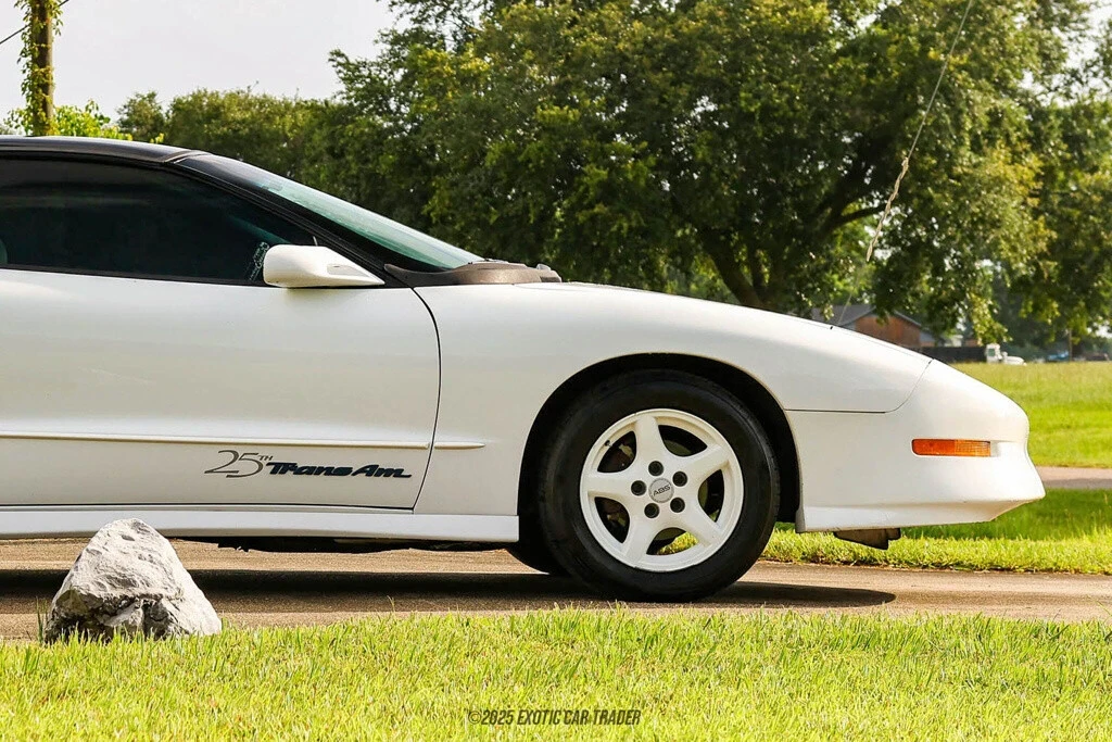 1994 Pontiac Firebird Trans Am 4th Gen - Image 11 of 12