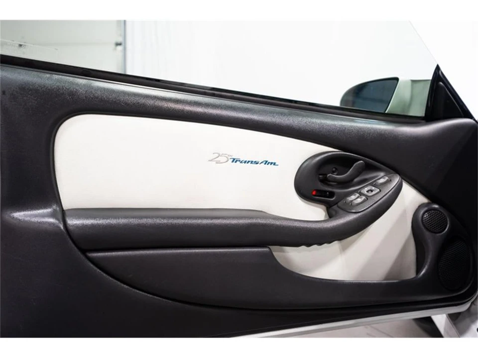1994 Pontiac Firebird Trans Am 4th Gen - Image 17 of 31