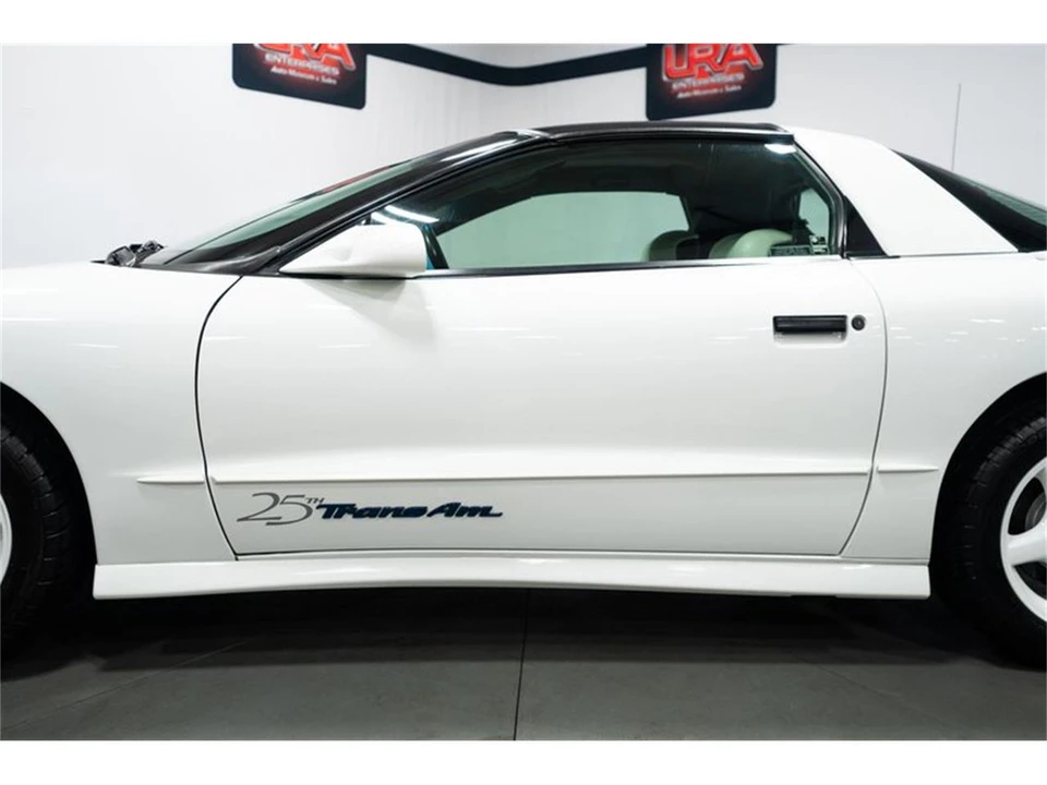 1994 Pontiac Firebird Trans Am 4th Gen - Image 21 of 31