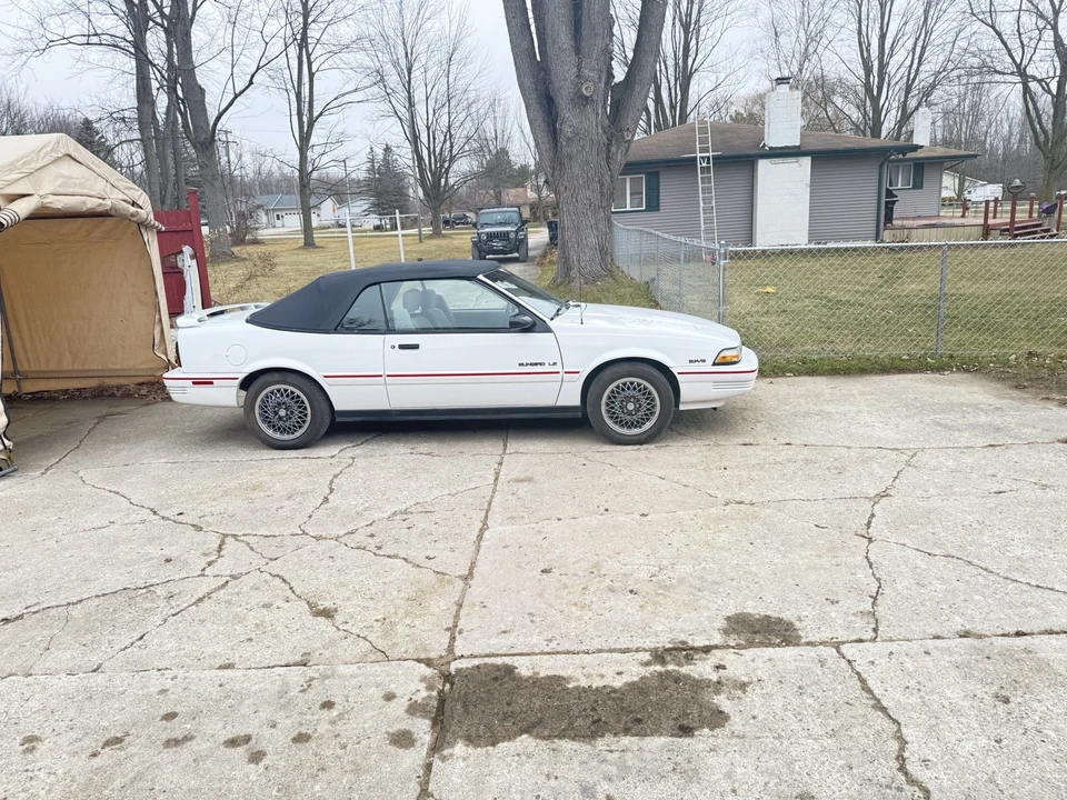 1994 Pontiac Sunbird - Image 9 of 15
