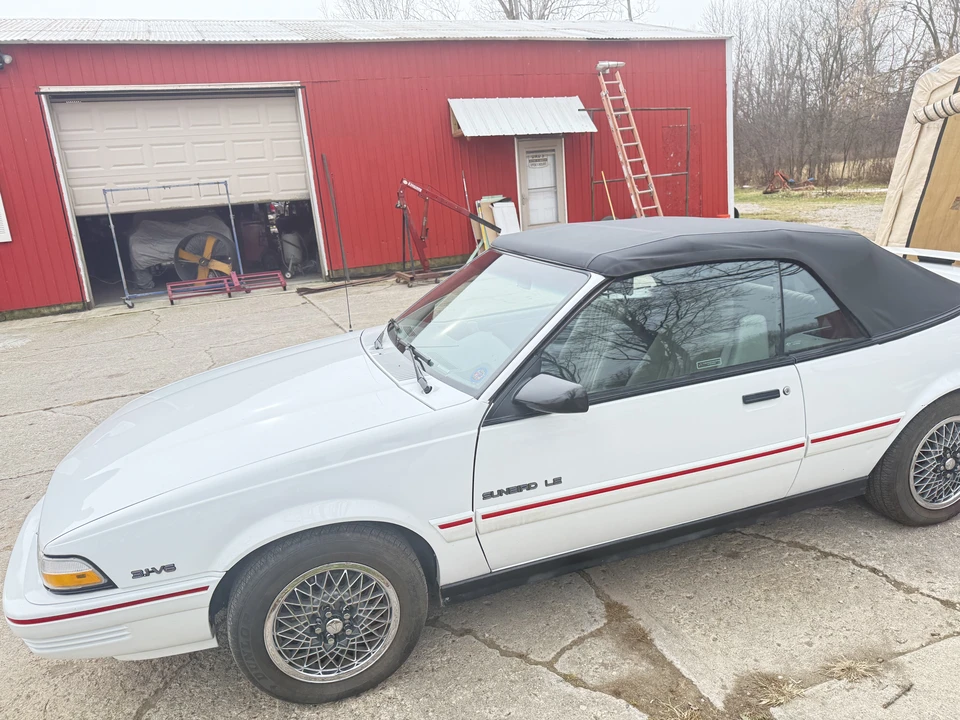1994 Pontiac Sunbird - Image 4 of 31