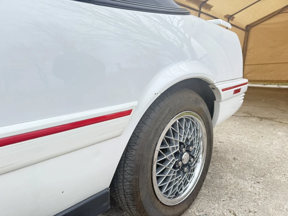 1994 Pontiac Sunbird - Image 15 of 31
