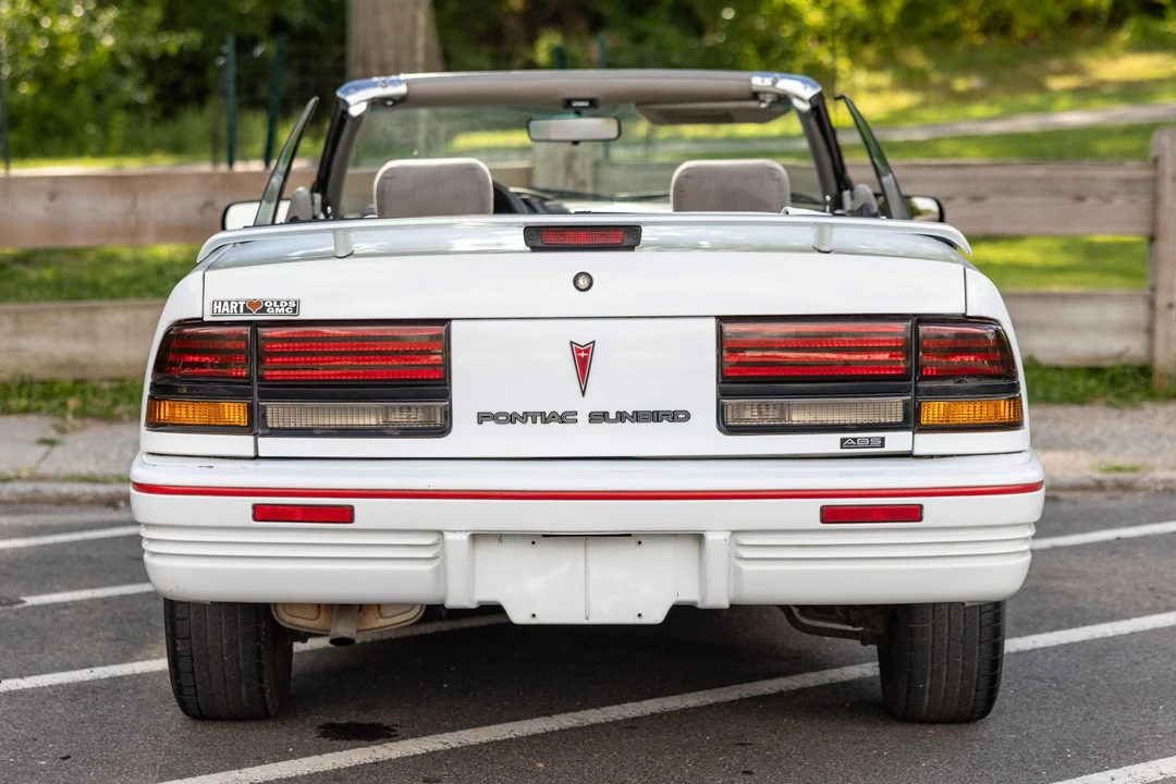 1994 Pontiac Sunbird - Image 5 of 31