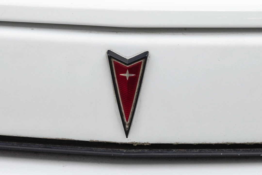 1994 Pontiac Sunbird - Image 18 of 31