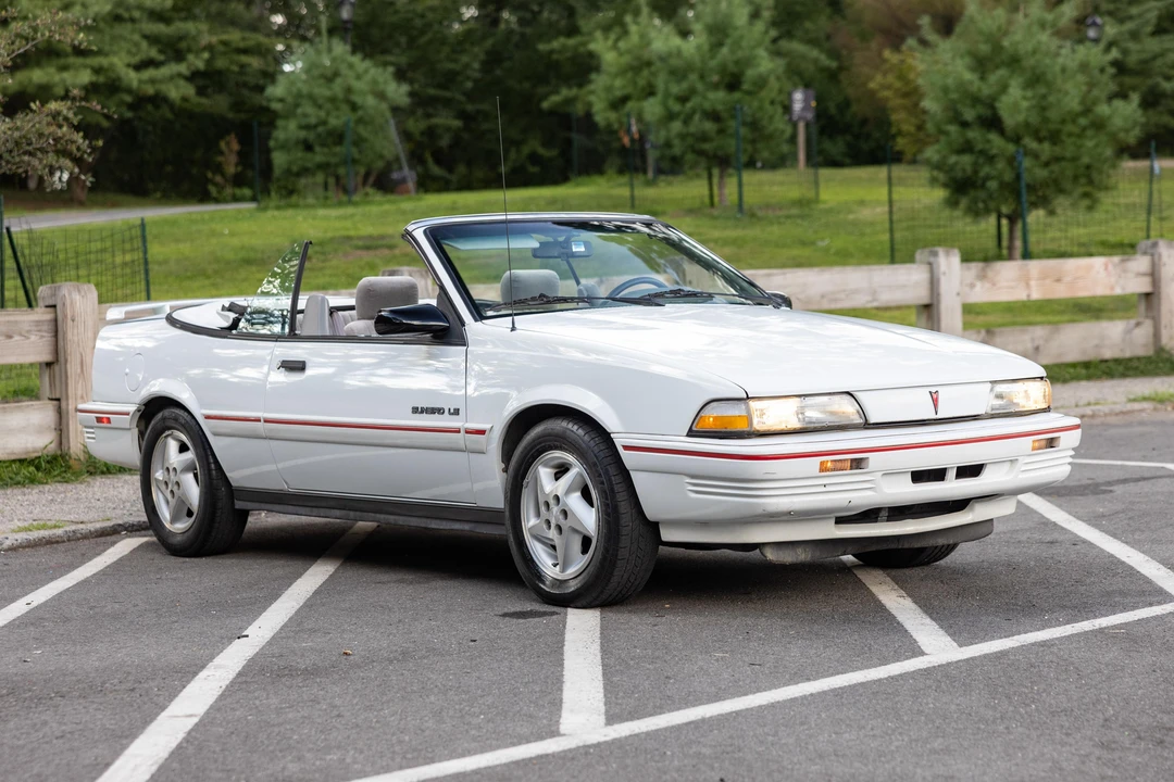 1994 Pontiac Sunbird - Image 14 of 31