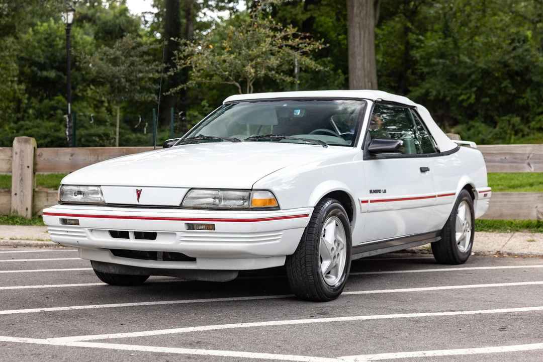 1994 Pontiac Sunbird - Image 7 of 31