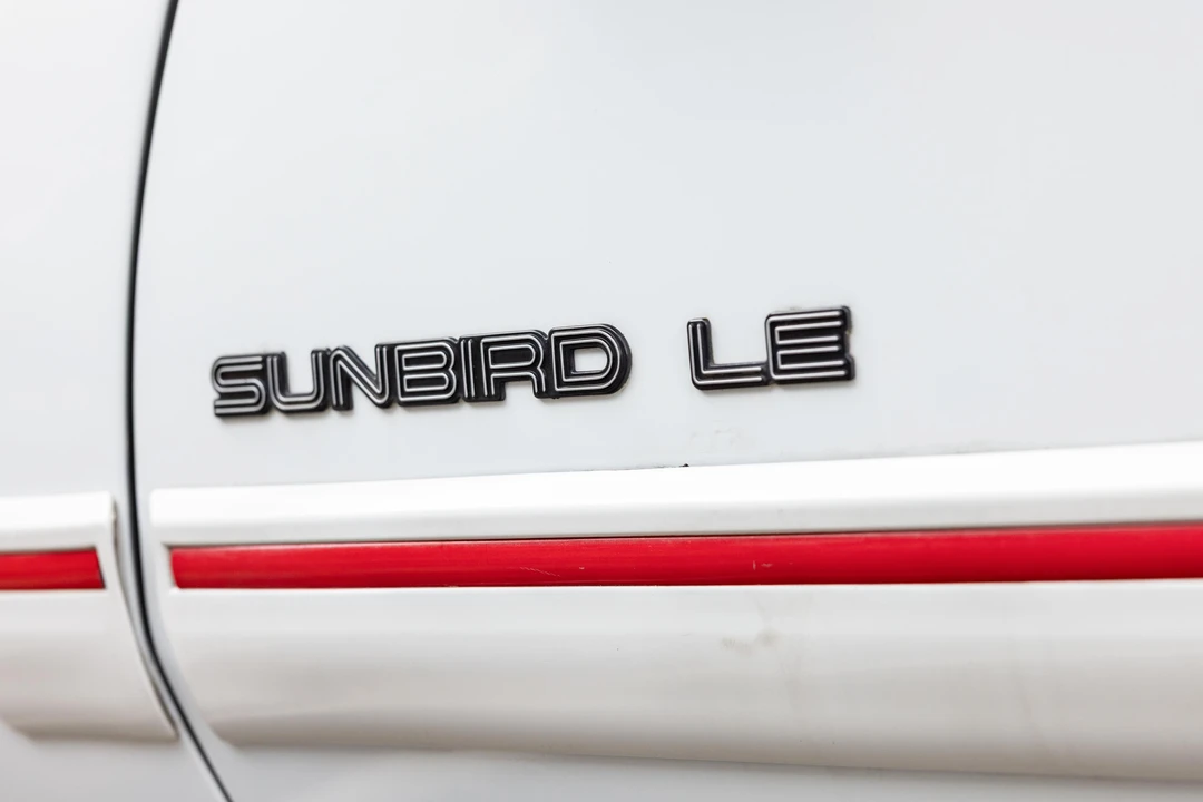 1994 Pontiac Sunbird - Image 28 of 31