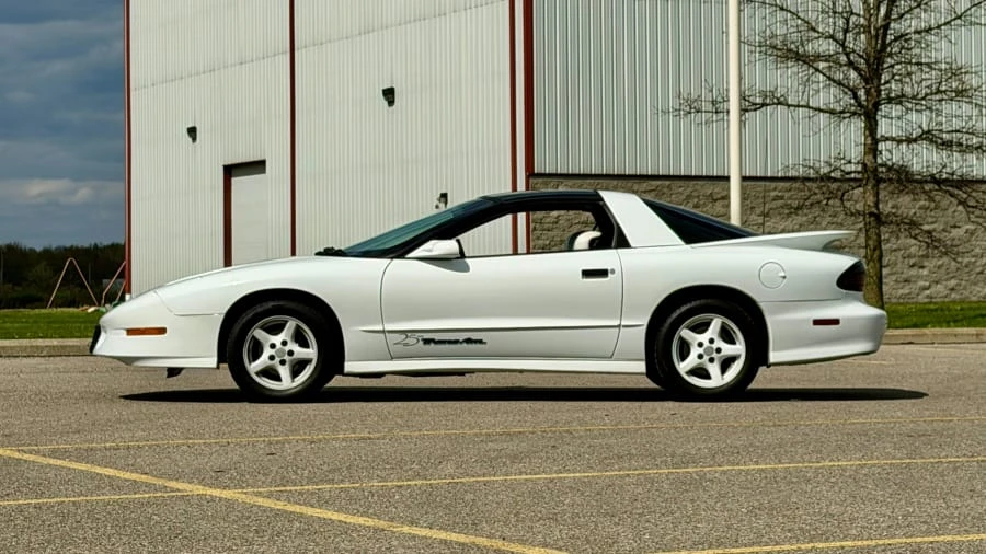 1994 Pontiac Firebird Trans Am 4th Gen - Image 2 of 29