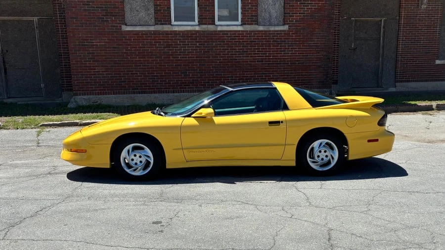 1994 Pontiac Firebird Trans Am 4th Gen - Image 2 of 25